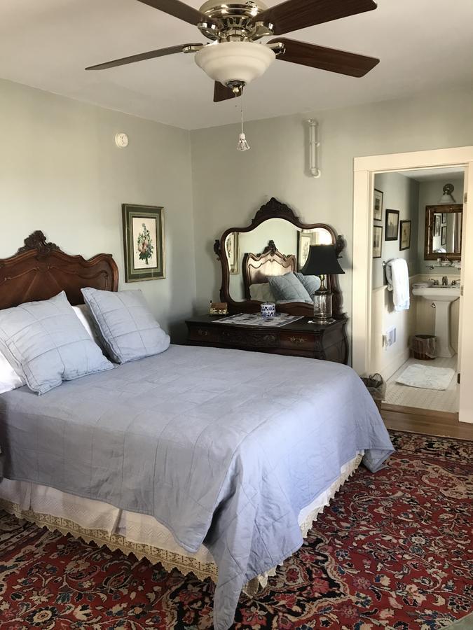 Topsides Bed & Breakfast Wolfeboro Exterior photo