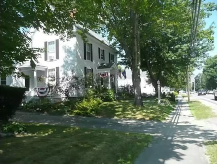 Topsides Bed & Breakfast Wolfeboro Exterior photo